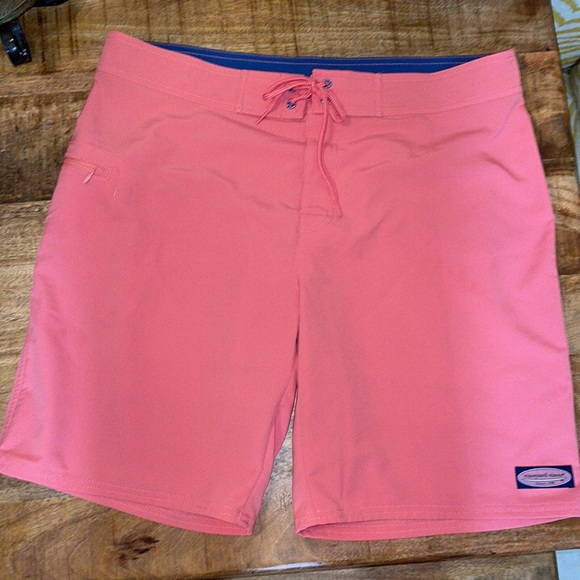Men’s size 36 Vineyard Vines swim trunks - Picture 2 of 5